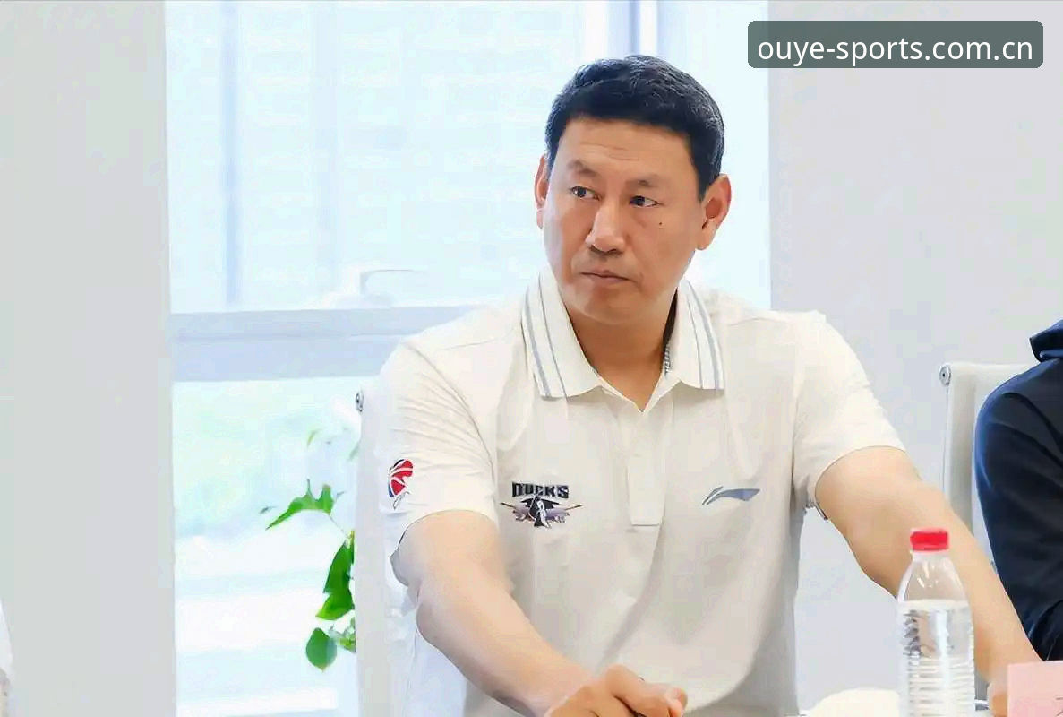 欧耶体育官方在线体育资讯哪个好 李楠接掌北京男篮帅位:一支争冠球队的“重启”评测,透过欧耶体育官网看下一步棋